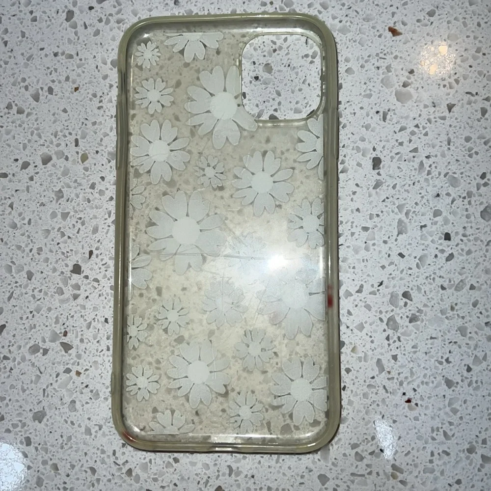 Plastic sees through daisy flowers fits iPhone 11